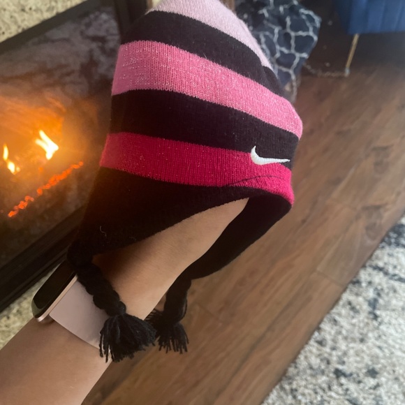 Cutest newborn Nike winter hat - Picture 2 of 2